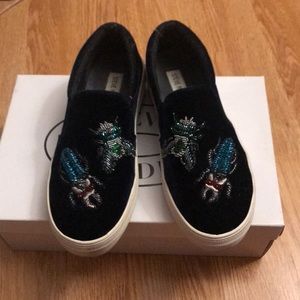 Steve Madden slip ons